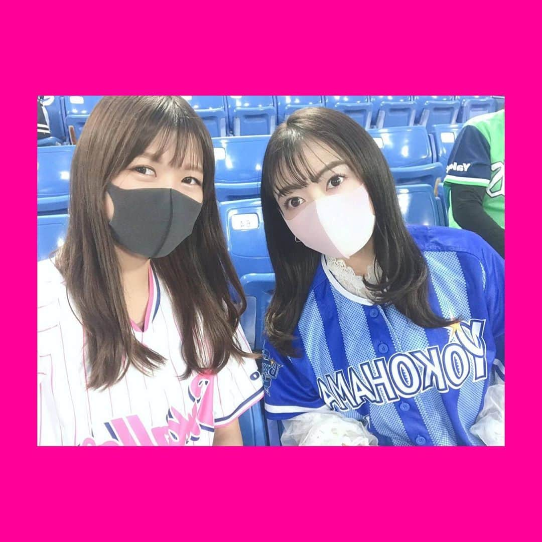 成田梨紗さんのインスタグラム写真 - (成田梨紗Instagram)「久しぶりの神宮球場🏟💚﻿ ﻿ 久しぶりの野球観戦⚾️💙﻿ ﻿ とっても良い席で大興奮〜🐽﻿ やっぱり生はいいなあ！﻿ ﻿ お互いが好きな球団を応援しながら一緒に観戦に行きたいってずっと思ってたからそれが叶ってうれしいな☺️📣✨﻿ ﻿ やっぱり声を出したくなりましたが、、﻿ このような状況だからこそわかることもあり、﻿ いつもとは違った楽しみ方をたくさん見つけられました！﻿ ﻿ そしてここさんのおかげで限定特典のスワローズパーカーをわたしまでちゃっかりいただいてしまいましたわ〜🙏 ﻿ またひとつ思い出が増えました﻿ ありがとう💋﻿ @k.cocoa__0726  ﻿ #神宮球場 #野球観戦 #baystars #ベイスターズ #yokohama #swallows #東京ヤクルトスワローズ #トリコロールボアパーカー」10月16日 23時47分 - narita_risa