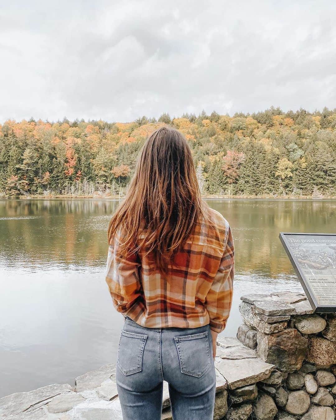 Target Styleのインスタグラム：「Pumpkin spice plaid. 🧡 How many flannels is too many? 📷: @savannahwickey #UniversalThread」