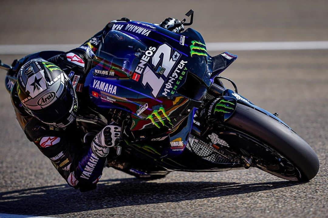 YamahaMotoGPさんのインスタグラム写真 - (YamahaMotoGPInstagram)「💬 @maverick12official, #AragonGP Combined FP1 + FP2 Result - P1:  "First of all, I want to say I‘m sorry for Vale that he can‘t be here. I wish him a quick recovery.  "Today was good. The bike is working well from the first laps. We know this track is good for us, because it has a lot of flowing corners. We just needed to improve in a few corners and we did that today, which makes me very happy. I hope tomorrow the temperatures will be a bit higher. We will use tomorrow's sessions to try to be more consistent. But overall the feeling is very positive. Now we will focus on tomorrow."  #MonsterYamaha  #MotoGP」10月17日 0時00分 - yamahamotogp