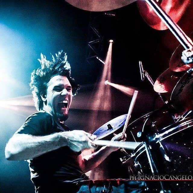 Queensrycheさんのインスタグラム写真 - (QueensrycheInstagram)「We'd like everyone to join us in wishing the wonderful Casey Grillo a very Happy Birthday today!! Not only is he an incredible drummer, he's an incredible human being as well 🤘🎂🍾🥂🍰 (photo credit Ignaciocangelo.com) #queensryche #caseygrillo #case #happybirthday #birthdayboy #letswishhimahappybirthday #kickassdrummer #dwdrums #zildjiancymbals #caseyrules #greatguy #bamfer」10月16日 23時57分 - queensrycheofficial