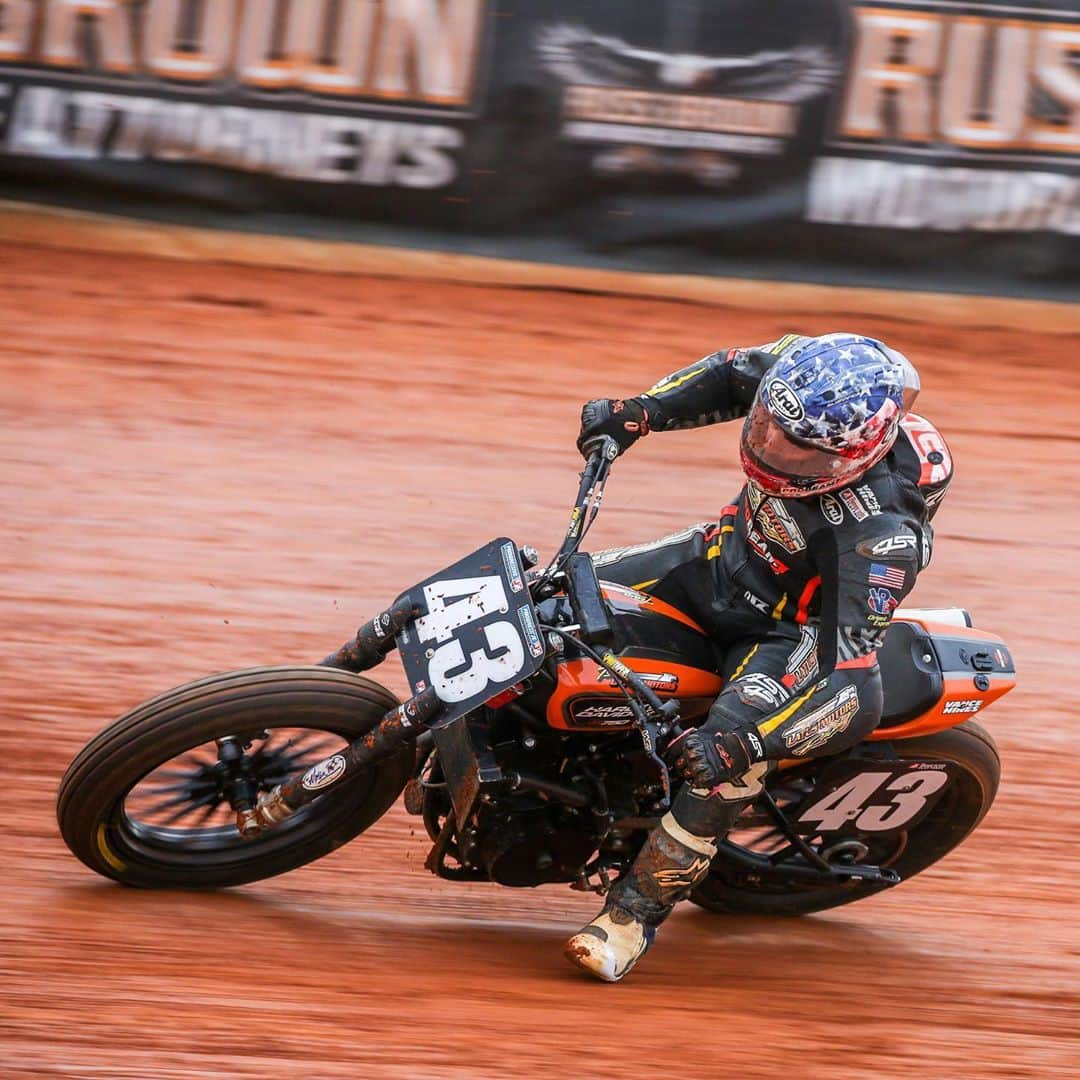 Harley-Davidsonさんのインスタグラム写真 - (Harley-DavidsonInstagram)「Tune in today and tomorrow to the @AmericanFlatTrack Finale at @DISupdates as @JamesRispoli will battle to take home the Production Twins championship.  Hit the link in our bio to relive Rispoli’s dominant season on #HarleyDavidsonTV’s racing channel.  #HarleyDavidson #AFTFinale」10月17日 0時09分 - harleydavidson