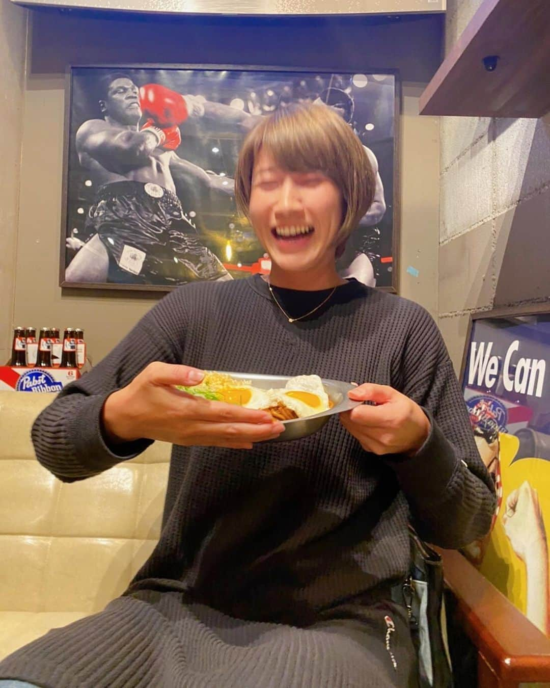 狩野舞子さんのインスタグラム写真 - (狩野舞子Instagram)「・ @32_cafe_bar_official 特製✨ 『おっぱい焼きそば🥰』 Aマネに角度を注意されて、嫌がってる顔をしっかり撮られてました🤣👏 ・ めちゃめちゃ美味しかったー！！ これはね、ちょっとびっくりです。 味が見た目をゆうに超えてきます。 ほら見た目はおっぱいだからさ。 あーもう食べたーい🤤 ・ #32 #sunnycafe #焼きそば #目玉焼きに弱い #深夜の飯テロ？ #ウマイコ」10月17日 0時02分 - kanochan715