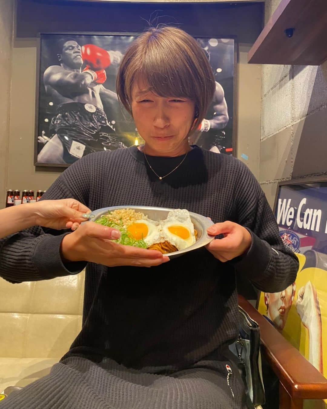 狩野舞子さんのインスタグラム写真 - (狩野舞子Instagram)「・ @32_cafe_bar_official 特製✨ 『おっぱい焼きそば🥰』 Aマネに角度を注意されて、嫌がってる顔をしっかり撮られてました🤣👏 ・ めちゃめちゃ美味しかったー！！ これはね、ちょっとびっくりです。 味が見た目をゆうに超えてきます。 ほら見た目はおっぱいだからさ。 あーもう食べたーい🤤 ・ #32 #sunnycafe #焼きそば #目玉焼きに弱い #深夜の飯テロ？ #ウマイコ」10月17日 0時02分 - kanochan715