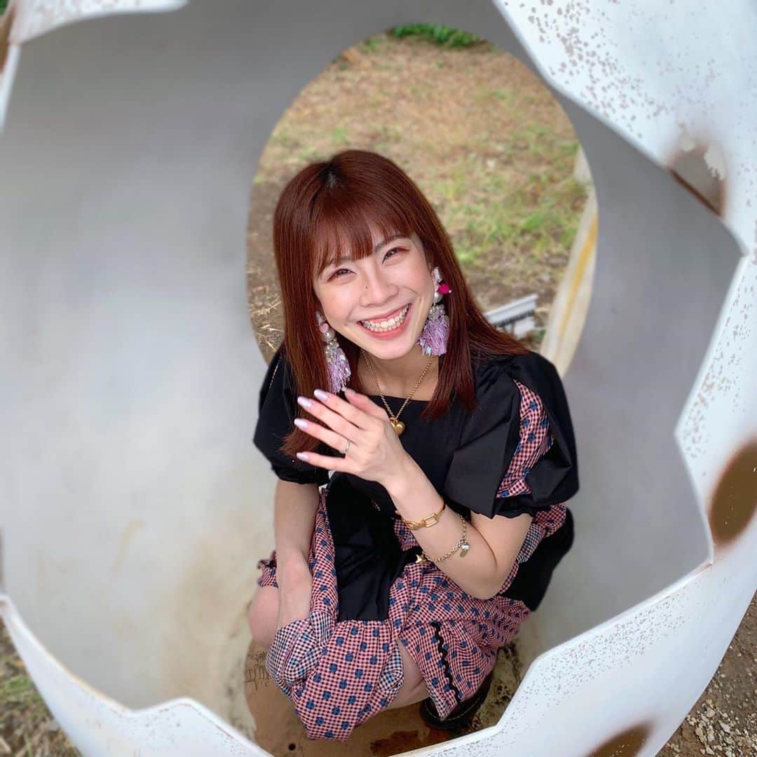 のインスタグラム：「＊ 🐣うまれました\( ¨̮ )/♡ 27になりました。 これからもよろしくお願いします ・ ・ #たまご　#恐竜　#伊豆 #誕生日　#27 #きゃー」