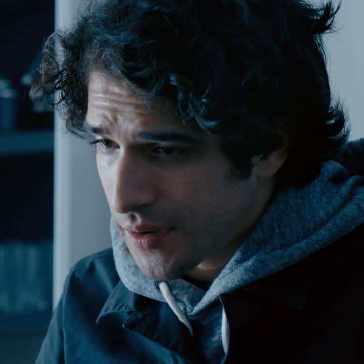 のインスタグラム：「ALONE out now on demand damn near everywhere. We filmed this before our pandemic and it’s about a pandemic. My character quarantines himself just like we all have. Nuts」