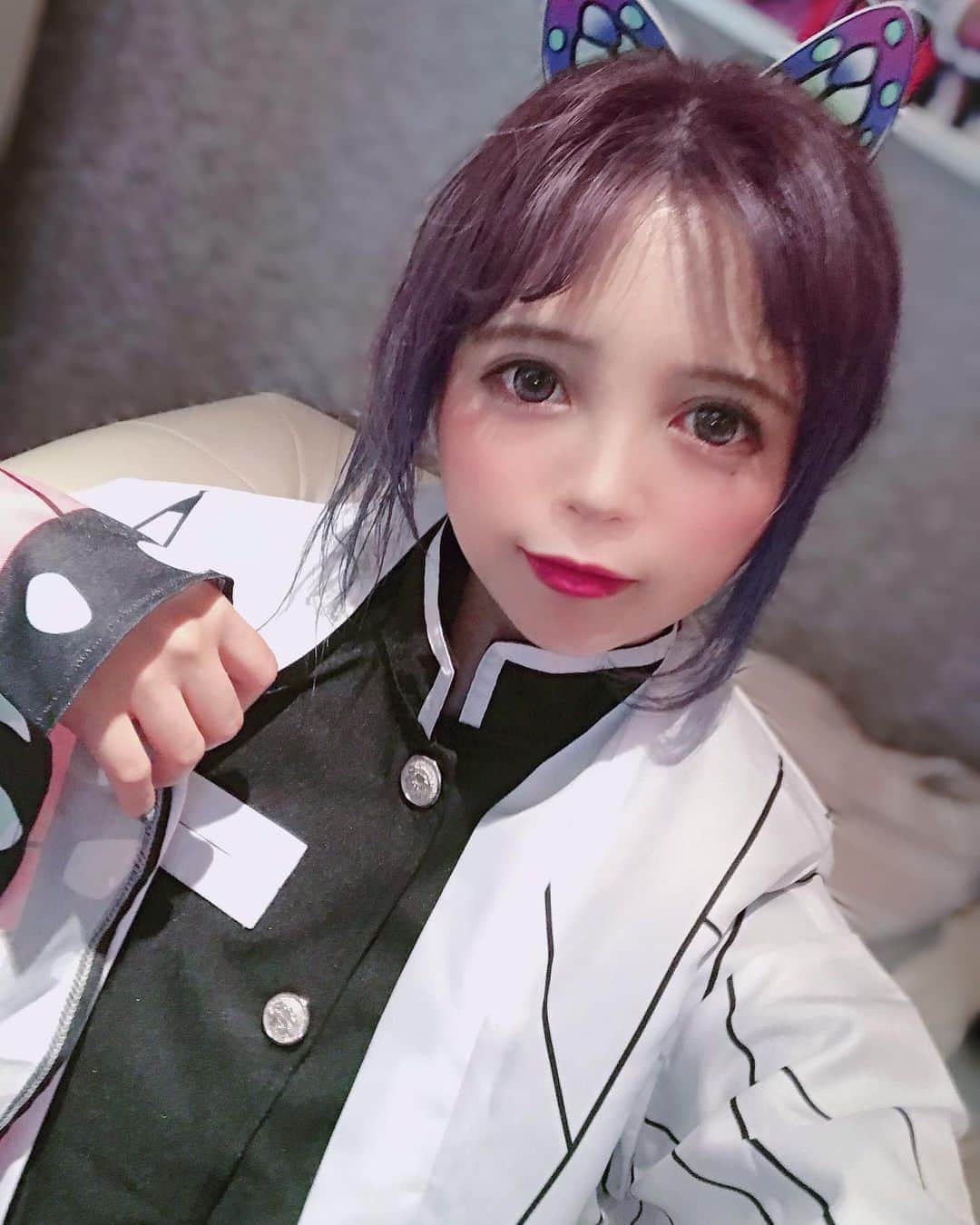 橘咲良のインスタグラム：「#胡蝶しのぶ × #橘咲良 だぞ🌸   #胡蝶しのぶコスプレ #蟲の呼吸  #竈門禰豆子  #ねずこ #甘露寺蜜璃  #恋柱  #累の母  #コスプレ #鬼  #蟲柱  #鬼殺隊  #無限列車編  #竈門炭治郎  #キングラビッツ #鬼滅の刃」