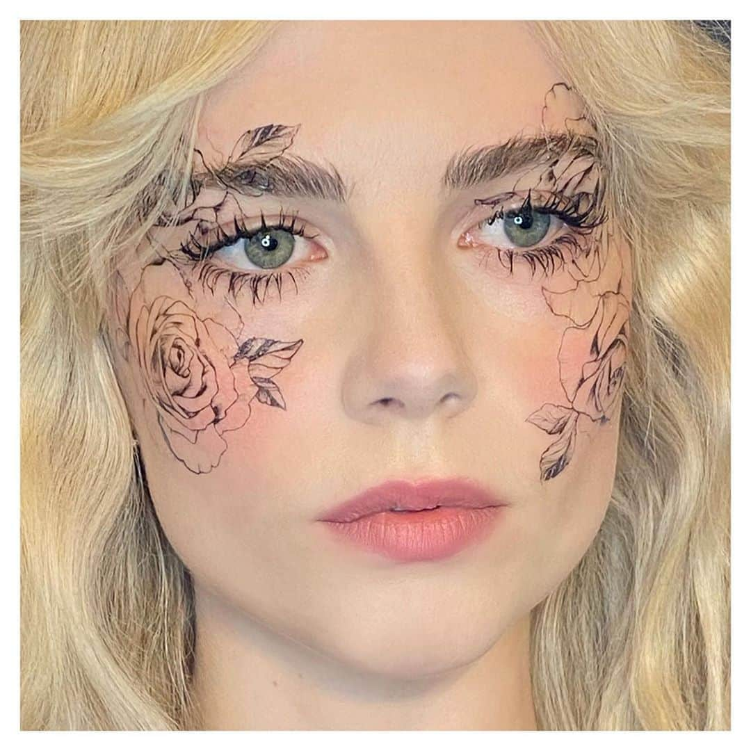 JO BAKERさんのインスタグラム写真 - (JO BAKERInstagram)「L U C Y • B O Y N T O N 🇬🇧 Rose skeletal lines.... and dolly blush on #lucyboynton for @chanelofficial #throughherlens #chanelincinema  Style @leithclark #chanel  Hair @halleybrisker  Hair Colour @mwselley  Makeup by me #jobakermakeupartist  More product deets to come... 🥀💋」10月17日 0時44分 - missjobaker