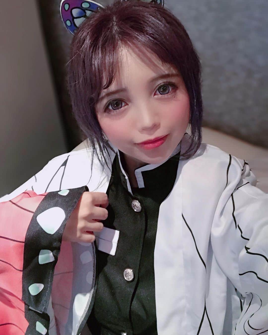 のインスタグラム：「#胡蝶しのぶ × #橘咲良 だぞ🌸   #胡蝶しのぶコスプレ #蟲の呼吸  #竈門禰豆子  #ねずこ #甘露寺蜜璃  #恋柱  #累の母  #コスプレ #鬼  #蟲柱  #鬼殺隊  #無限列車編  #竈門炭治郎  #キングラビッツ #鬼滅の刃」