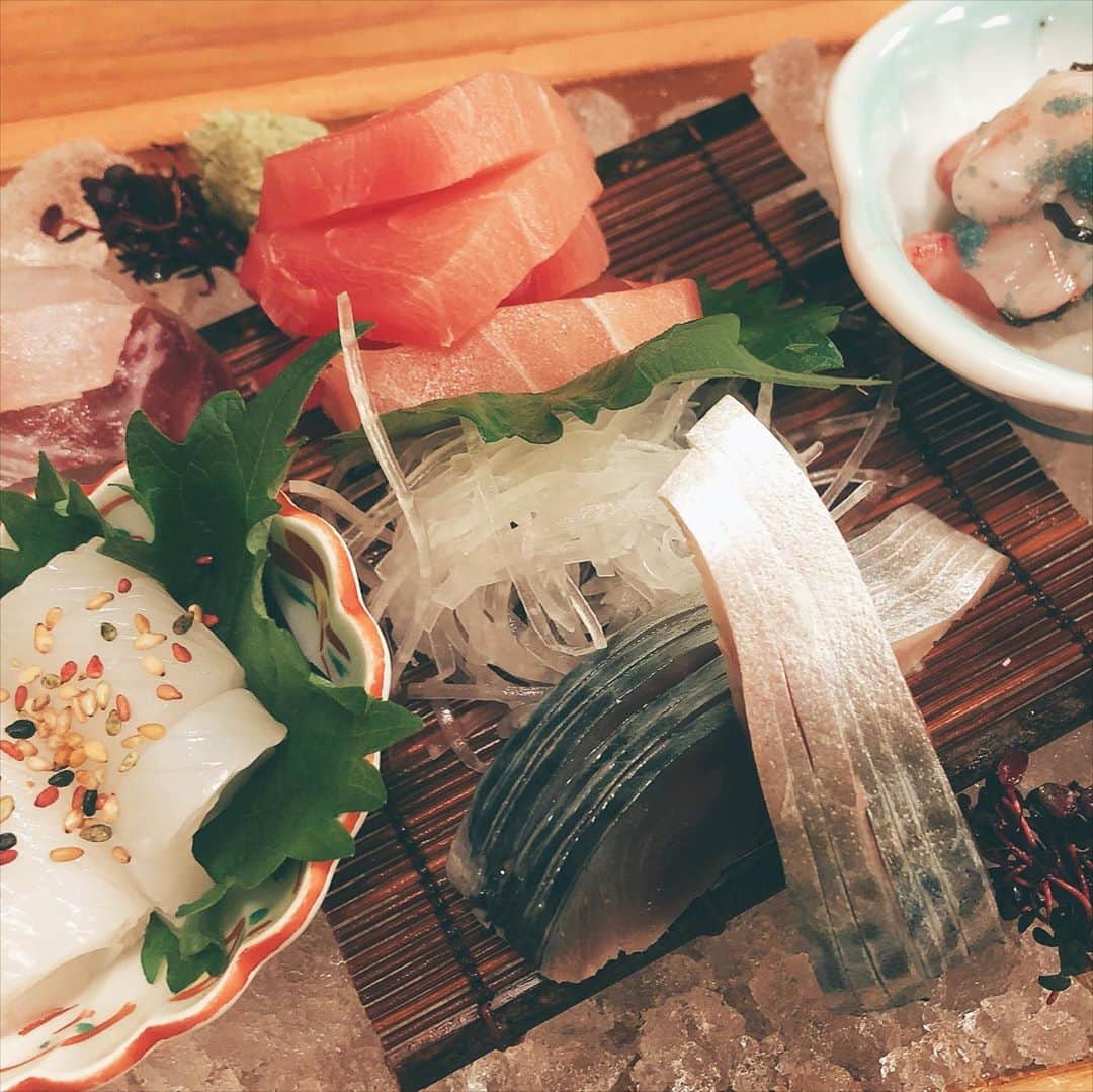 阿部洋子さんのインスタグラム写真 - (阿部洋子Instagram)「😋👯‍♀️😋 おうちごはんが続いてたけど。  きのう、 久しぶりにお外でごはん。 お酒と和食のお店。  結果、ふたり共お酒弱い説勃発。 すぐにふわふわしちゃうー  たのしーなー♡  #木曜夜  #お久しぶり  #おそとごはん  #date  #sake  #和食」10月17日 0時42分 - hirocoring