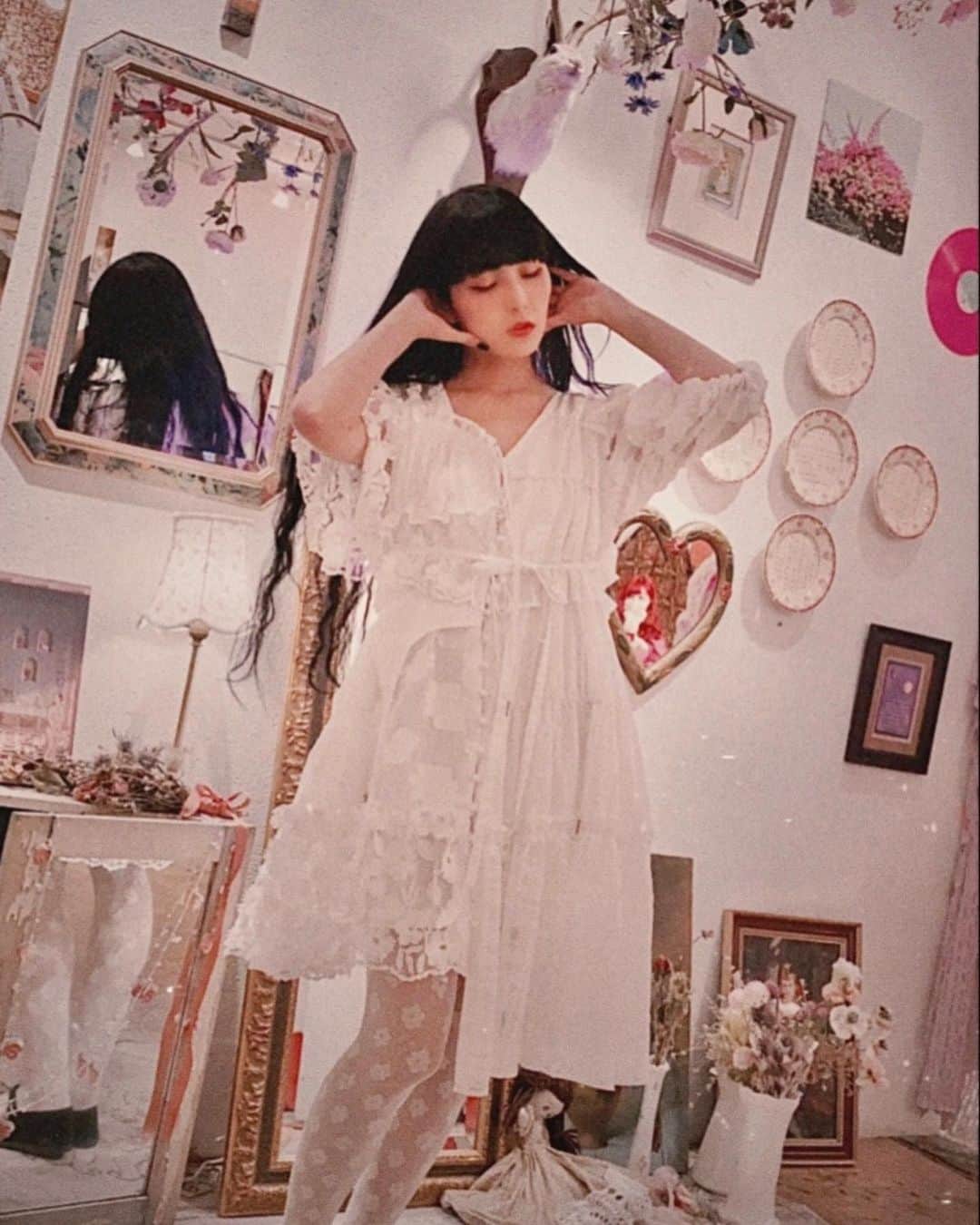 DAOKOのインスタグラム：「rurumu: 2021 spring summer "symbiosis"  ❀ ✿ ❀ 佳苗さん @usagi_kanaeが服に込める祷りの数々、色んなお話伺えてより佳苗さんのお洋服が好きになりました！　  #rurumu #縷縷夢兎」