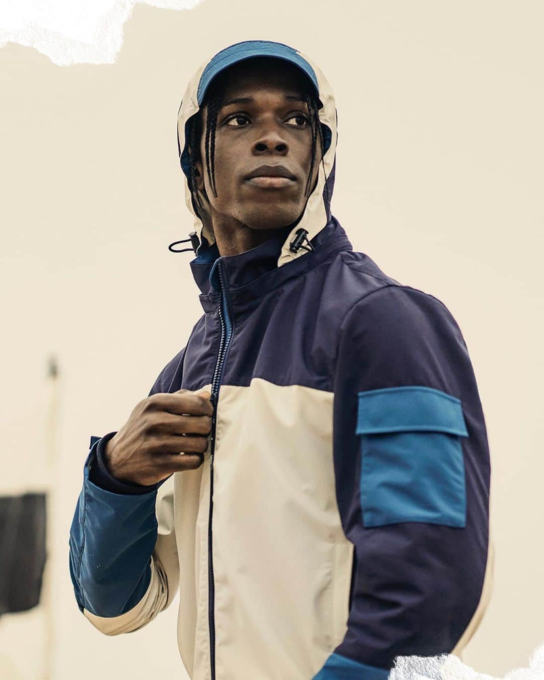オールバーブラウンのインスタグラム：「Tap to shop our Elgin recycled nylon jacket in Deep Sea blue which is both wind & water resistant, allowing you to travel in all weather conditions while feeling good for it!  Explore more outerwear & jackets via our stories.  #DoseOfSun #OrlebarBrown #OBsAroundTheWorld」