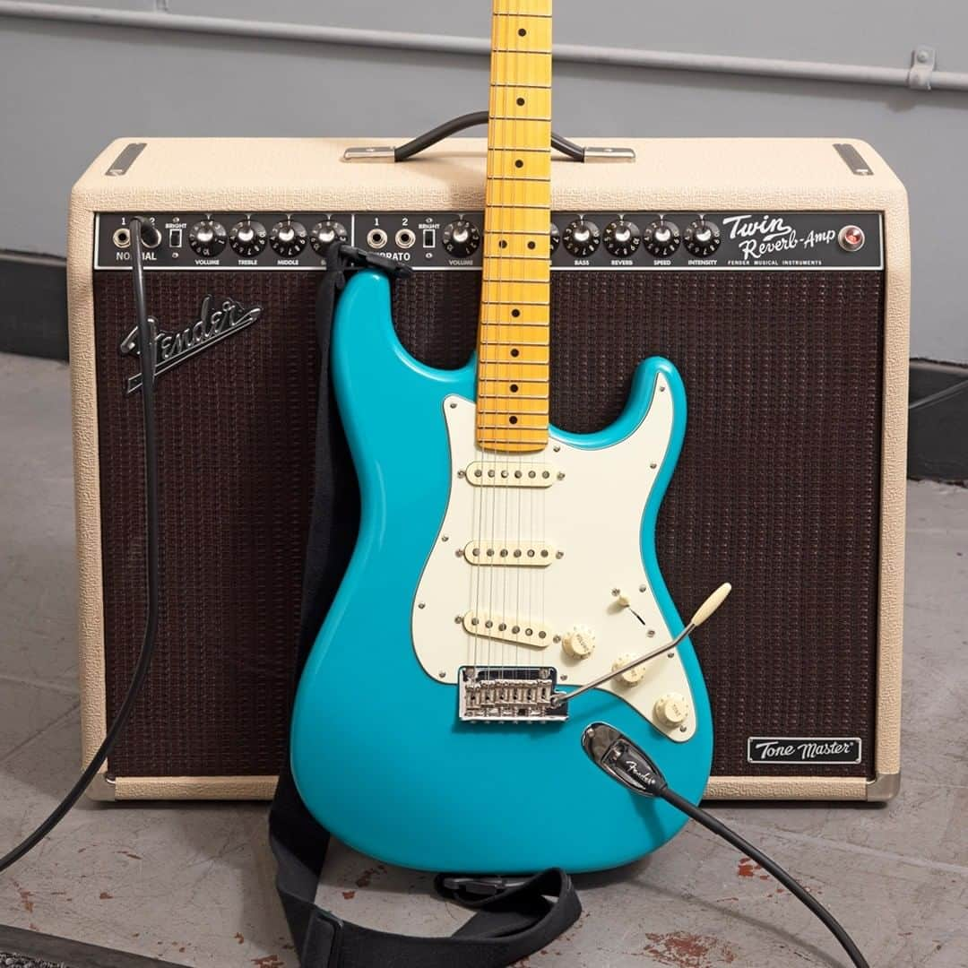 Fender Guitarさんのインスタグラム写真 - (Fender GuitarInstagram)「Featuring 3 V-Mod II single-coil Strat pickups for perfectly-balanced tone – plus a 2-point tremolo with a cold-rolled steel block for increased sustain, clarity and high-end sparkle – the American Professional II Stratocaster will take your sound to the next level. Hit the link in bio to watch @vavaenvivo, @art_menezes, @tellemwatson and @andrewberkeleymartin show off this model in style.」10月17日 1時01分 - fender