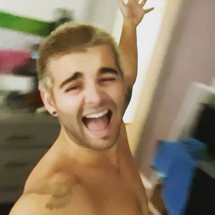 のインスタグラム：「My week ^^ every day is a new opportunity to love fiercely. A chance to do it better than you did it yesterday. Mamba mentality🙏🏼 I pray you find your love and your light if you havnt. And don’t forget to have fun. And TREAT YOSELF GIRL💁🏼‍♂️」