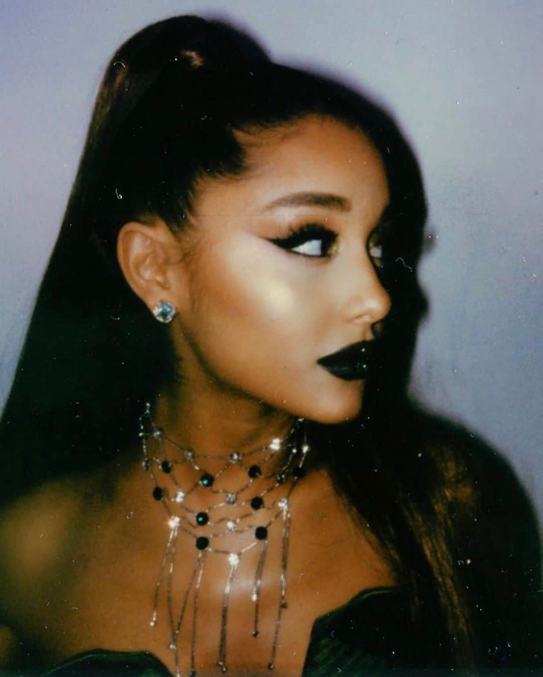 Alfredo Floresのインスタグラム：「wicked vibes 📸 @arianagrande」