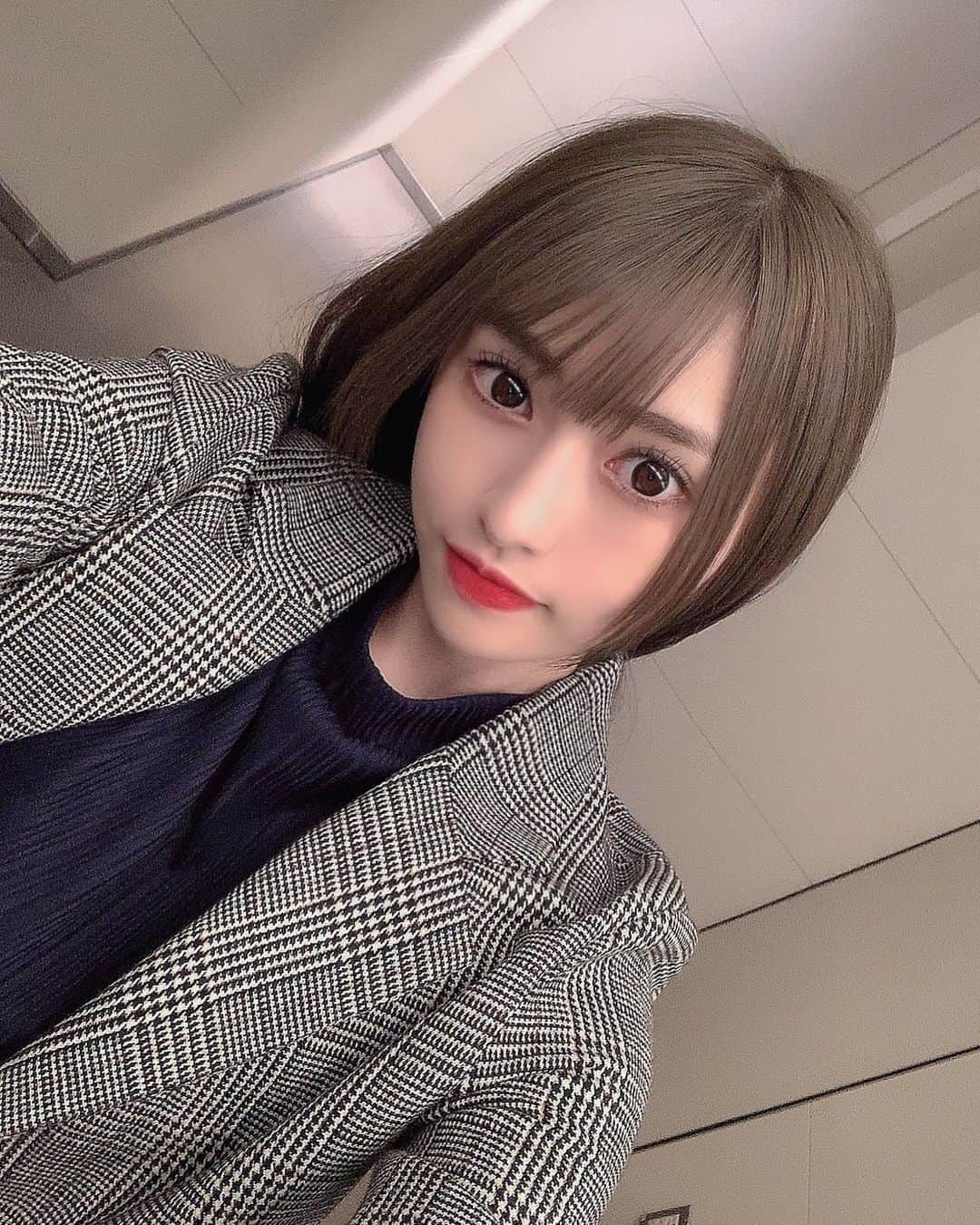 りーめろ先輩（莉音）さんのインスタグラム写真 - (りーめろ先輩（莉音）Instagram)「髪色さいこ〜☺︎💞」10月17日 1時29分 - ree_mero_official
