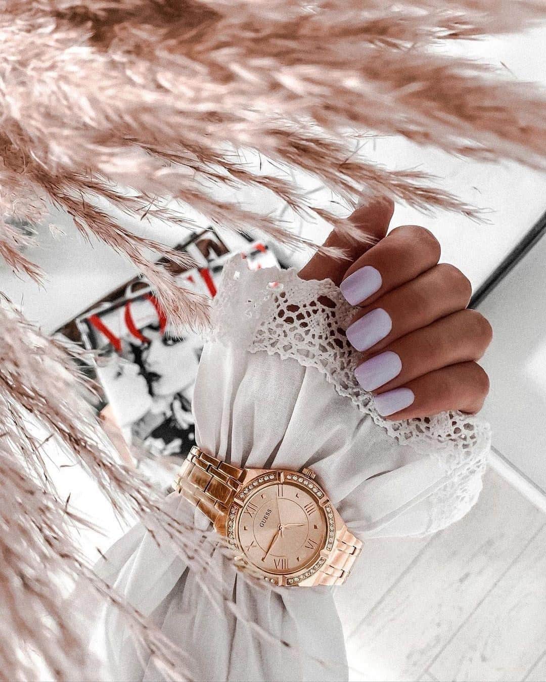 ゲスのインスタグラム：「*saved to mood board* ✔️✨ #GUESSWatches (📸: @sandra_opara)」