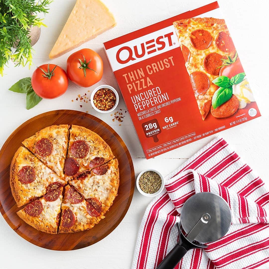 questnutritionさんのインスタグラム写真 - (questnutritionInstagram)「Get to know the Quest Pizzas at a deeper (nutritional) level! Available in four flavors - rich in protein & fiber with minimal net carbs - & they taste like how a pizza should taste.  💪🍕 #onaquest #questnutrition #questpizza」10月17日 1時53分 - questnutrition
