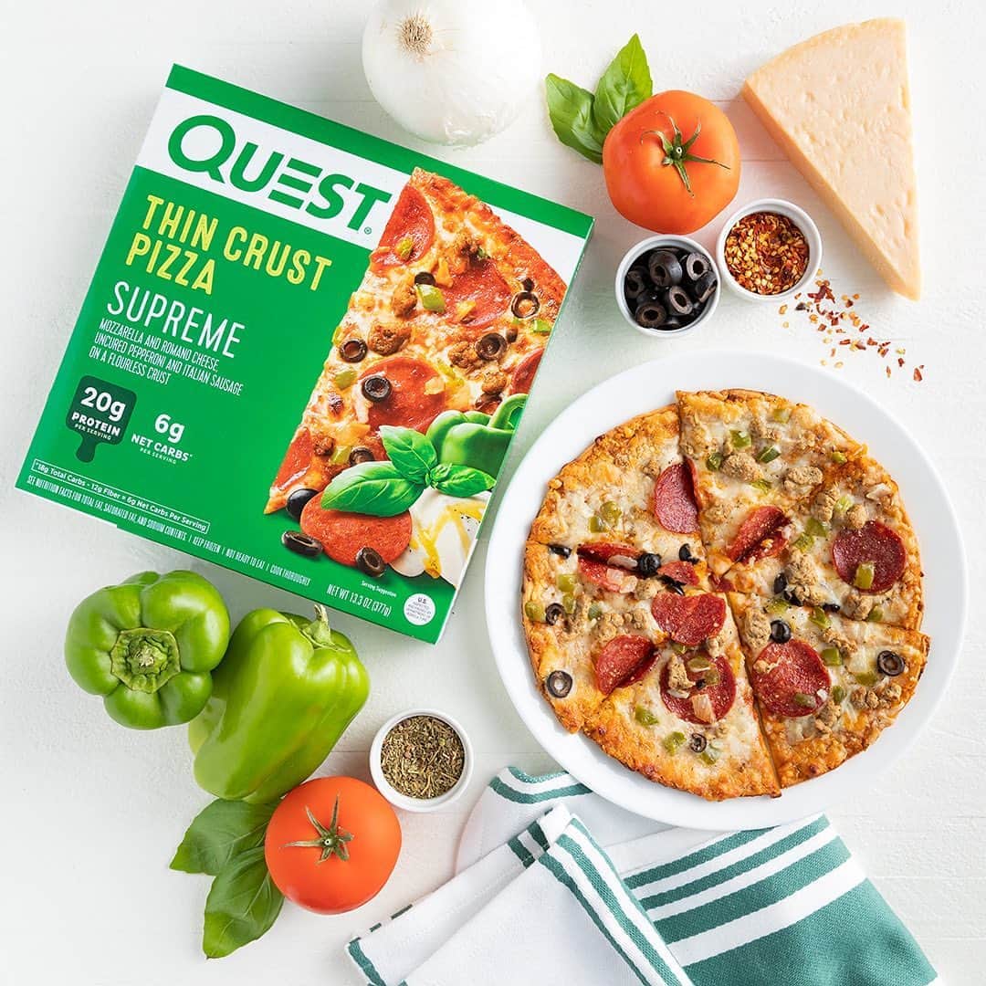 questnutritionさんのインスタグラム写真 - (questnutritionInstagram)「Get to know the Quest Pizzas at a deeper (nutritional) level! Available in four flavors - rich in protein & fiber with minimal net carbs - & they taste like how a pizza should taste.  💪🍕 #onaquest #questnutrition #questpizza」10月17日 1時53分 - questnutrition