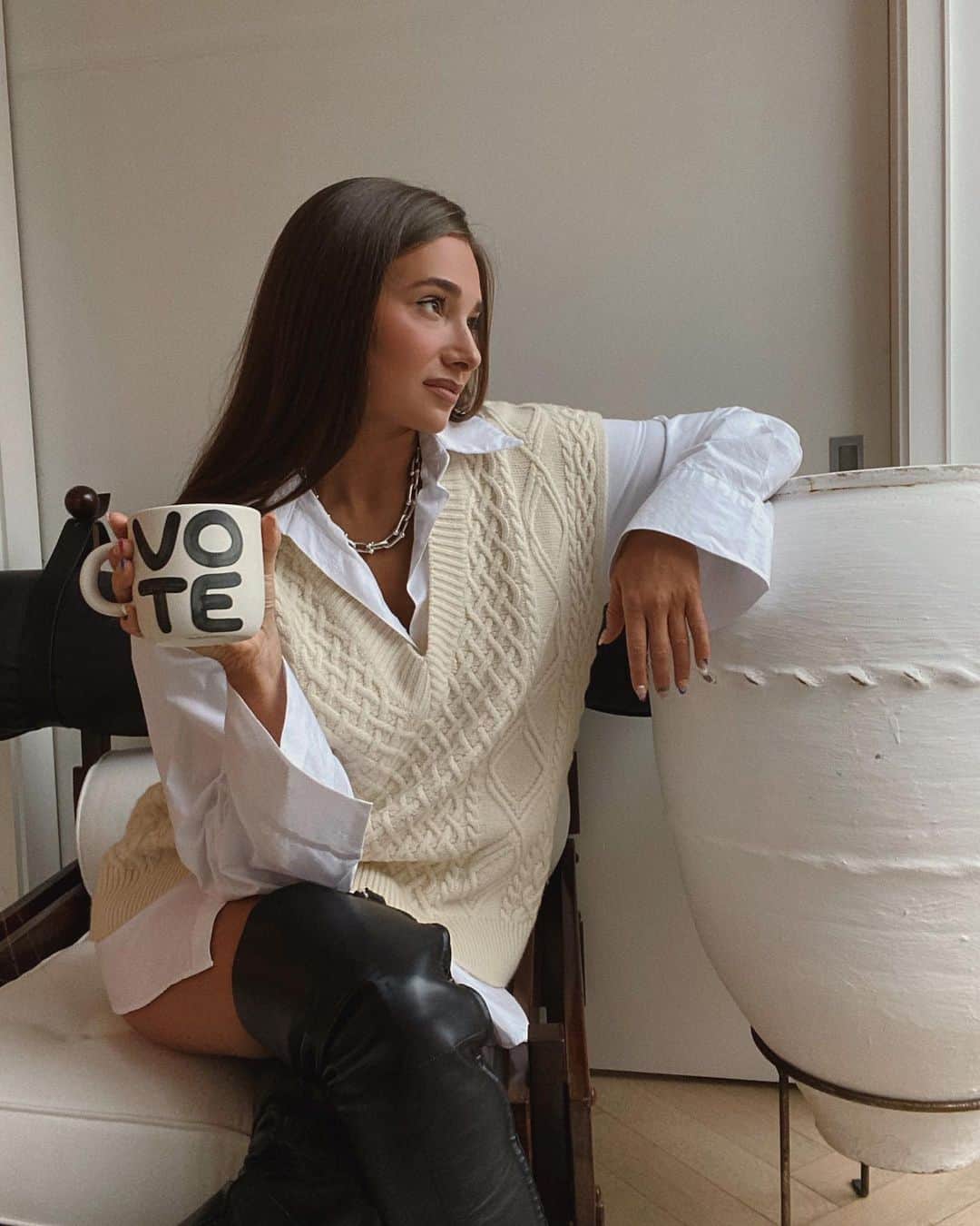 のインスタグラム：「WFH & daily reminder ☕️」