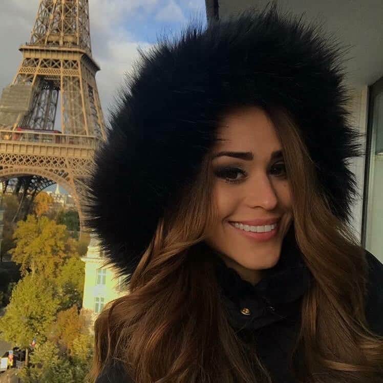 ヤネット・ガルシアのインスタグラム：「Bonjour ❤️」