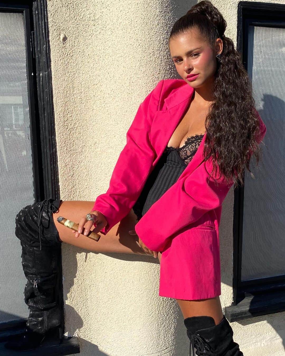 ジャッキー・リーのインスタグラム：「PSSY PWR 💥」