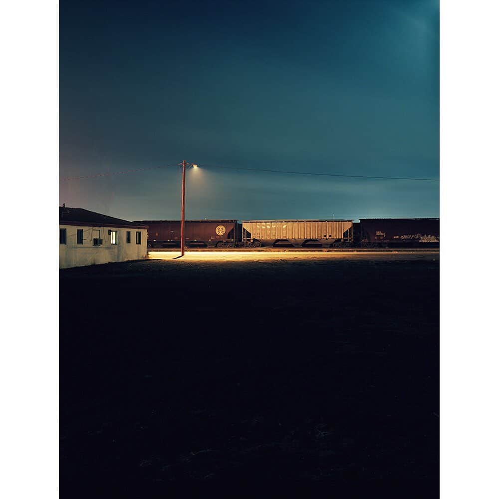Vogue Italiaさんのインスタグラム写真 - (Vogue ItaliaInstagram)「2 DAYS LEFT in the States of Change print sale fundraiser ❤️ All prints $150 ❤️ An incredible artist lineup! Go to  @statesofchange.us and choose your print! #StatesofChange2020 is a print sale fundraiser to benefit 42 grassroots organizations working to fight voter suppression and get out the vote in Arizona, Florida, Michigan, Pennsylvania and Wisconsin - the 5 states most likely to decide the American election. 150+ artists and photographers, including Cindy Sherman, Ed Ruscha, Carrie Mae Weems, Nan Goldin and Sally Mann have joined forces to make a positive social impact and push out the message to vote.   All net proceeds support local groups in their crucial work.   Ends October 18th at midnight PST  The above gallery includes some of the available images   @statesofchange.us @movementvoterproject #statesofchange2020」10月17日 2時11分 - vogueitalia