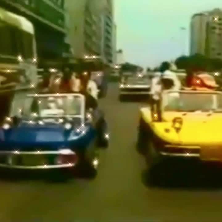 アース・ウィンド・アンド・ファイアーのインスタグラム：「#FBF This month we celebrate the 40th anniversary of our tour of Brazil. Here are some rare recordings of our arrival as well as the original intro that was broadcast on TV.⠀ ⠀ This looks like the opening of a 70's sitcom... What would you call that show? 🤔」