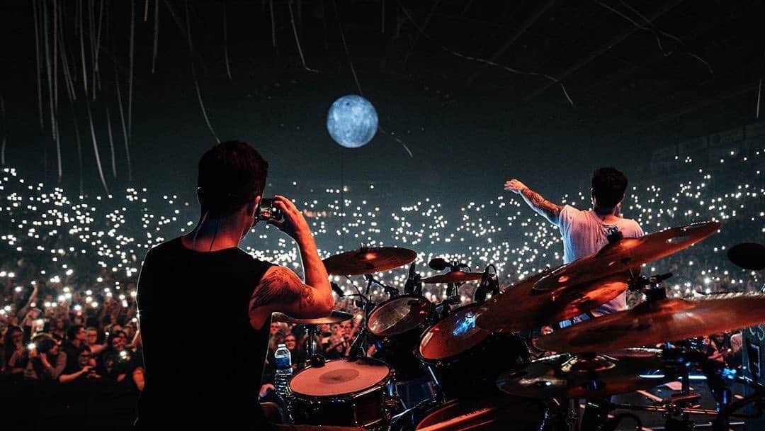 The Scriptさんのインスタグラム写真 - (The ScriptInstagram)「Under sunsets and full moons.」10月17日 2時14分 - thescriptofficial