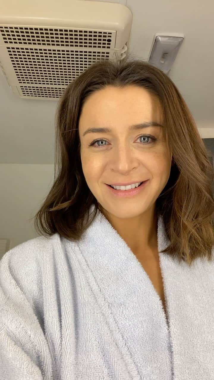 カテリーナ・スコーソンのインスタグラム：「Let’s party at the polls. 🥳 #voteearly #trackyourballot」