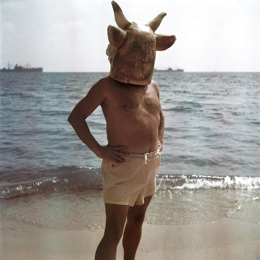 lifeさんのインスタグラム写真 - (lifeInstagram)「Pablo Picasso in his minotaur mask at the beach, 1949. For more Halloween costume (and mask!) inspiration, check out our link in bio. (📷Gjon Mili/LIFE Picture Collection) #tbt #picasso #halloweeninspo #1940s #minotaur #maskinspiration」10月17日 2時24分 - life