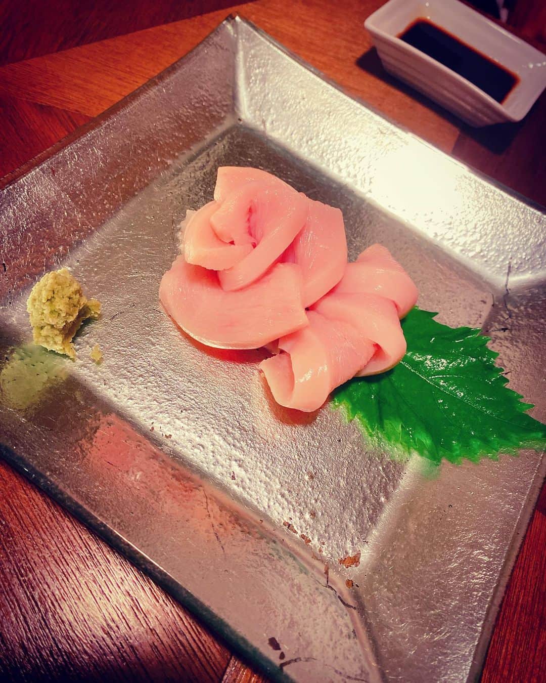ミクさんのインスタグラム写真 - (ミクInstagram)「. . お父さんと食べた お刺身美味しかった♡  毎回ね〜実家に帰ると色々と話しすぎて寝るの遅くなるのが恒例🌻 おやすみ🌙 . .  #kyoto #japan #happy #suits #voga #ordermade #fashion #food」10月17日 2時50分 - mikudapoooo