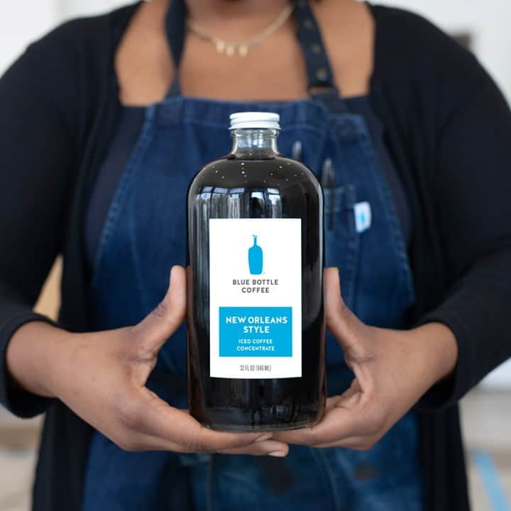 Blue Bottle Coffeeさんのインスタグラム写真 - (Blue Bottle CoffeeInstagram)「Pop by a cafe for some cold brew to share with friends or your future self. We now have bottles of freshly brewed cold brew for you to enjoy at home, as well as bottles of sweetened coffee and chicory concentrate to help you make your own New Orleans-Style Iced Coffees whenever you want them. Order on the app. (Use our link in bio to download.)」10月17日 3時10分 - bluebottle