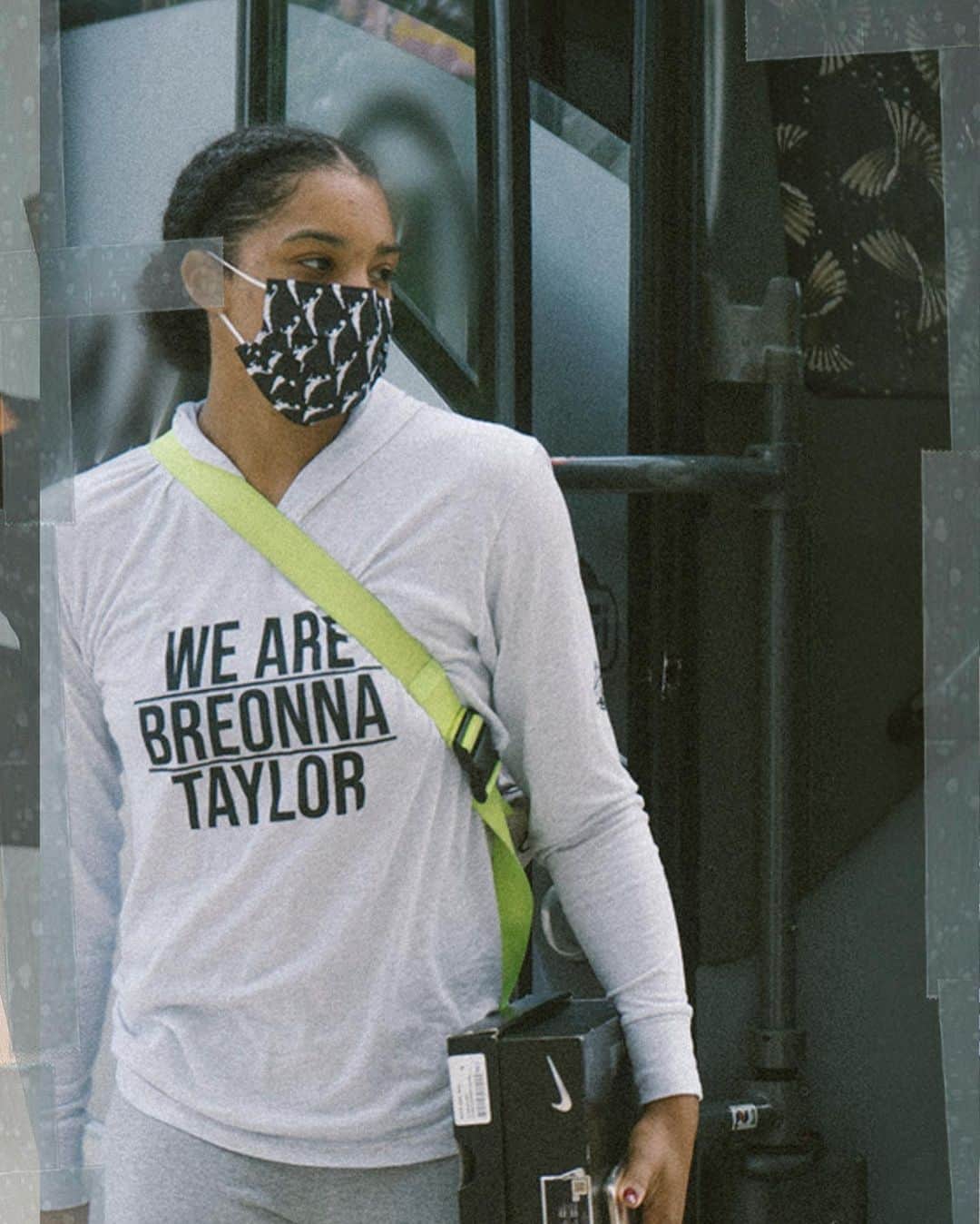 ビーツ・エレクトロニクスさんのインスタグラム写真 - (ビーツ・エレクトロニクスInstagram)「“We are the core of this. Black women are the backbone to every activist moment that there’s been.” - Gabby Williams (Chicago Sky)  — Beats Black Future Creator @whit_bit98 interviewed WNBA superstars Nneka Ogwumike, Elizabeth Williams, and Gabby Williams to talk social justice initiatives and women’s empowerment. Go to our story and swipe up to read the full article. 🖤」10月17日 3時11分 - beatsbydre