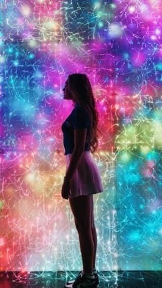 Lauren Riihimakiのインスタグラム：「omg @jessetam_ and I made some photo magic yesterday at the @museumofdreamspace and I can’t wait for y’all to see 💫 the ~vibes~ were immaculate」
