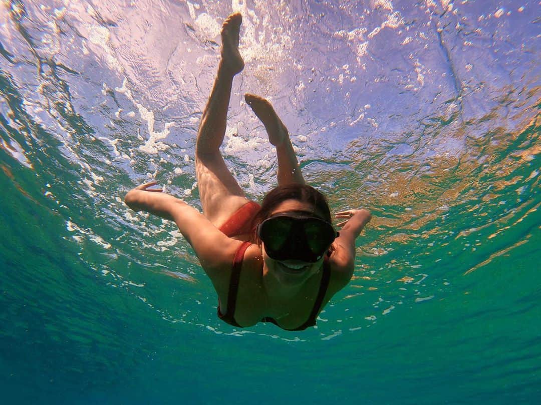 ジョーディン・テイラーのインスタグラム：「To dive for. 💙」
