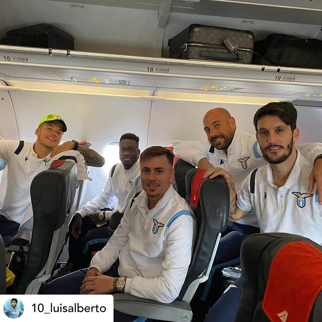 パトリックのインスタグラム：「Posted• @10_luisalberto 🇮🇹Siamo arrivati a Genova 📍Domani abbiamo una partita importante contro la Sampdoria 🙌 Portiamoci a casa i 3 punti!! Daje @preinaofficial @tucucorrea @patric6 #Caicedo   🇪🇸 Ya estamos en Genova 📍 Mañana tenemos un partido importante contra la Sampdoria 🙌 ¡A por los tres puntos!  #calcio #forzalazio #Sslazio #serieA #CMonEagles」