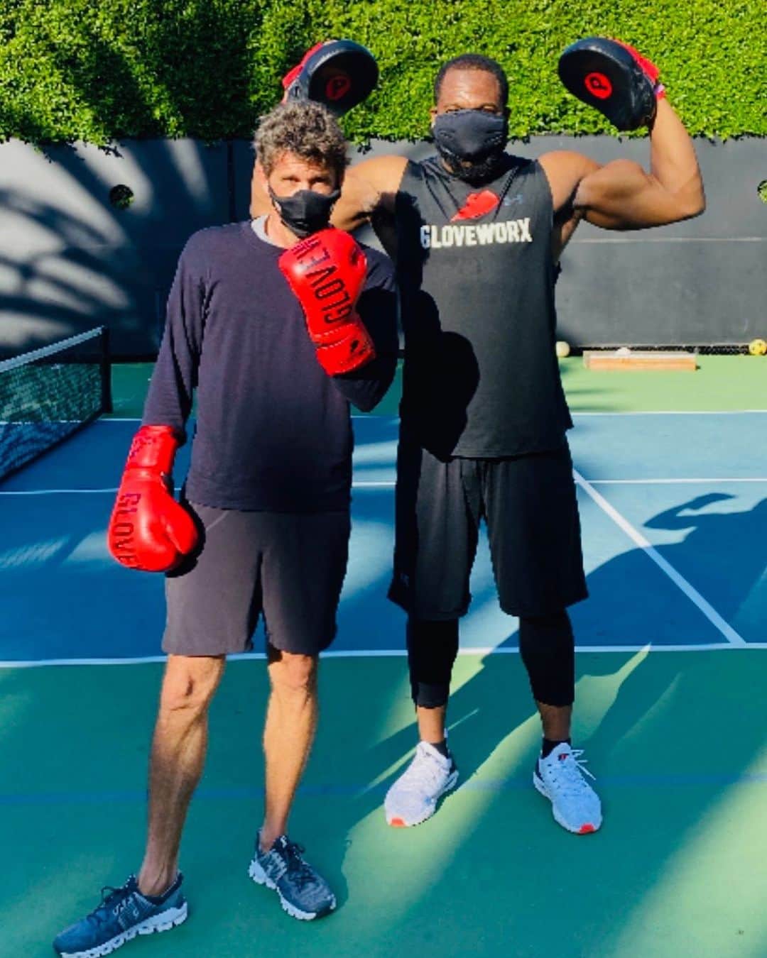 パトリック・デンプシーさんのインスタグラム写真 - (パトリック・デンプシーInstagram)「Training with @leyon founder of @gloveworx #gloveworx #boxing #trainhard #training #workout #sparring #personaltrainer #bleusalt #onrunning #runonclouds #lululemon」10月17日 4時43分 - patrickdempsey