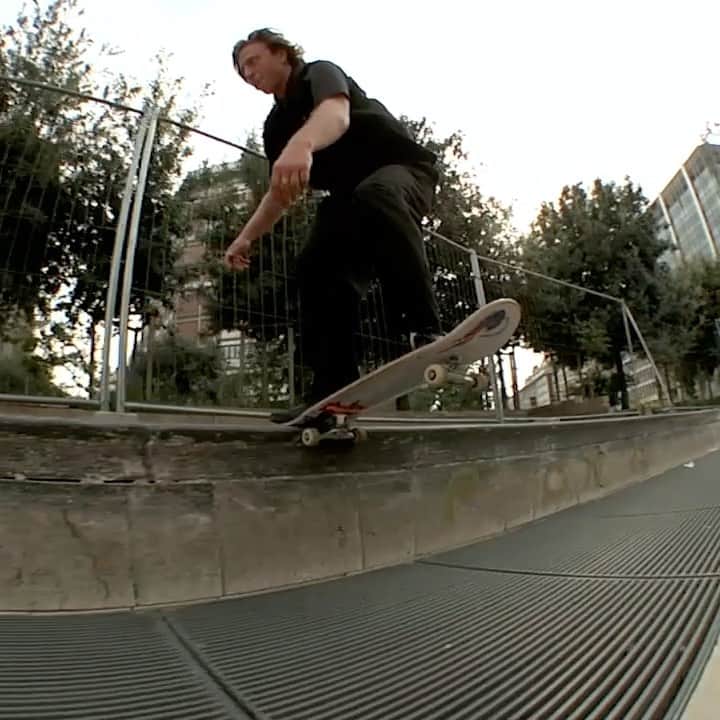 スラッシャーのインスタグラム：「👻 @casperbrooker at Milano Centrale 🚊🇮🇹 Full edit playing on the Thrasher site 📡 Filmed by @willmiles」