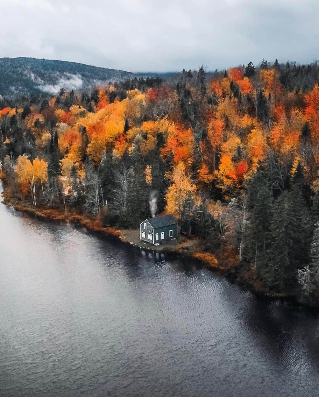 FOLKのインスタグラム：「Fall on the water. Today’s favorites: 1.) @wyaderek 2.) @dpc_photography_ 3.) @meghanorourkee @brendinkelly 4.) @zbutler 5.) @karl_steinegger 6.) @kierra_summer @ryanresatka」