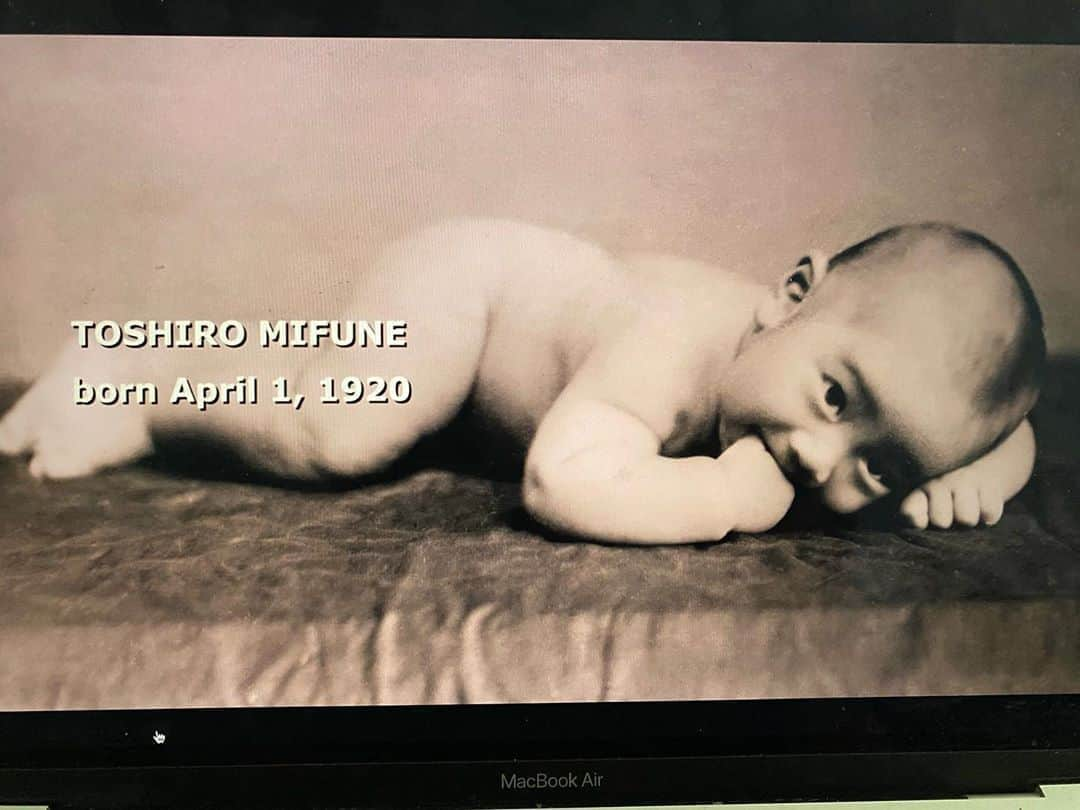 ジョン・ロス・ボウイさんのインスタグラム写真 - (ジョン・ロス・ボウイInstagram)「There’s a good documentary about #toshiromifune on the Criterion Channel and I recommend it if only for this baby photo. #cmon #imean #whosthecutestronin」10月17日 5時41分 - johnrossbowie