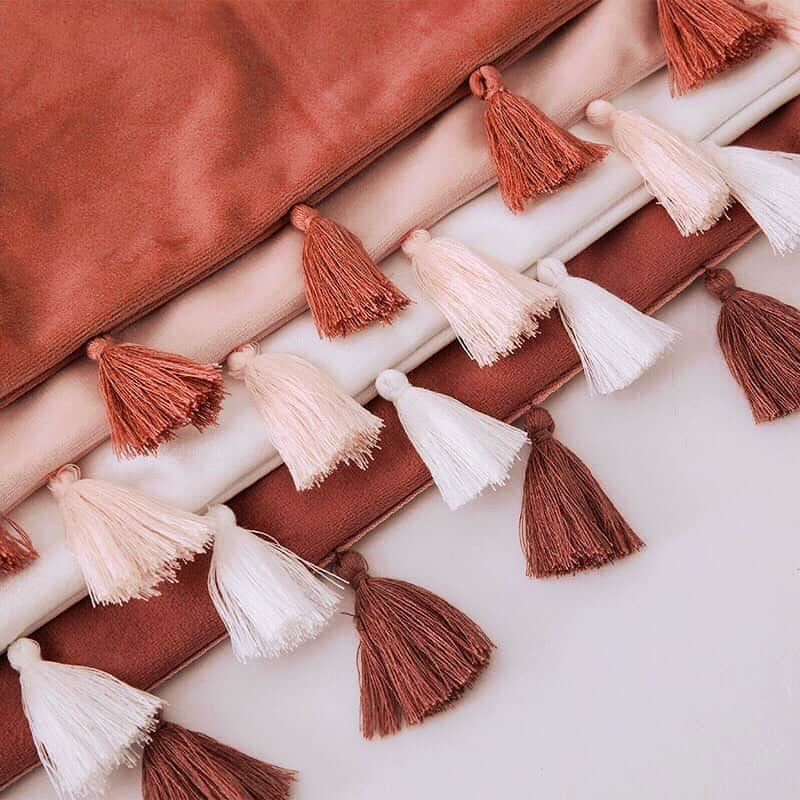 チップ＆ペッパーのインスタグラム：「There's just something about the texture of good tassels. We're loving these tassel cushions available in natural and dusty pink colors.  . . . . . #interior #tassels #tasselpillow #scandi #interior4all #americanstyle #woodenhouse #interior123 #interior4inspo #interior_delux #interiordesign #myinterior #bohostyle #hangingchair #swing #industrial #scandinavian #mynordicroom #bohemian #natural #stylraven #farmhouse #minimalisticdesign #drewno #macramé」