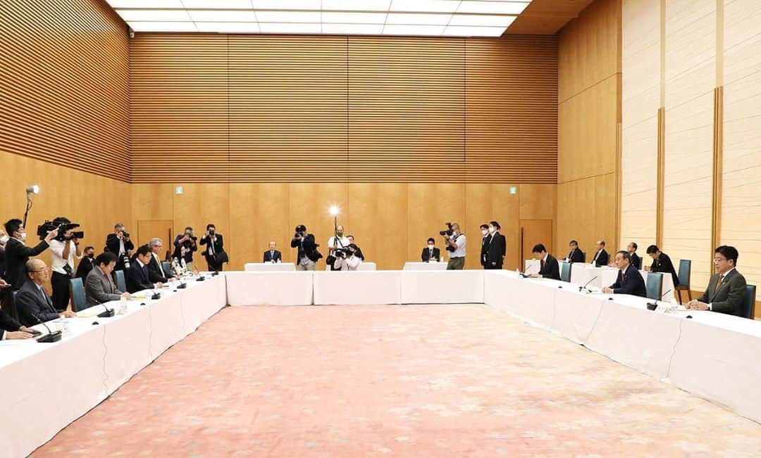 三浦瑠麗さんのインスタグラム写真 - (三浦瑠麗Instagram)「未来投資会議が廃止され、成長戦略会議が設置されました。引き続き民間議員としてつとめます。きのうは初会合でした。」10月17日 6時03分 - lullymiura
