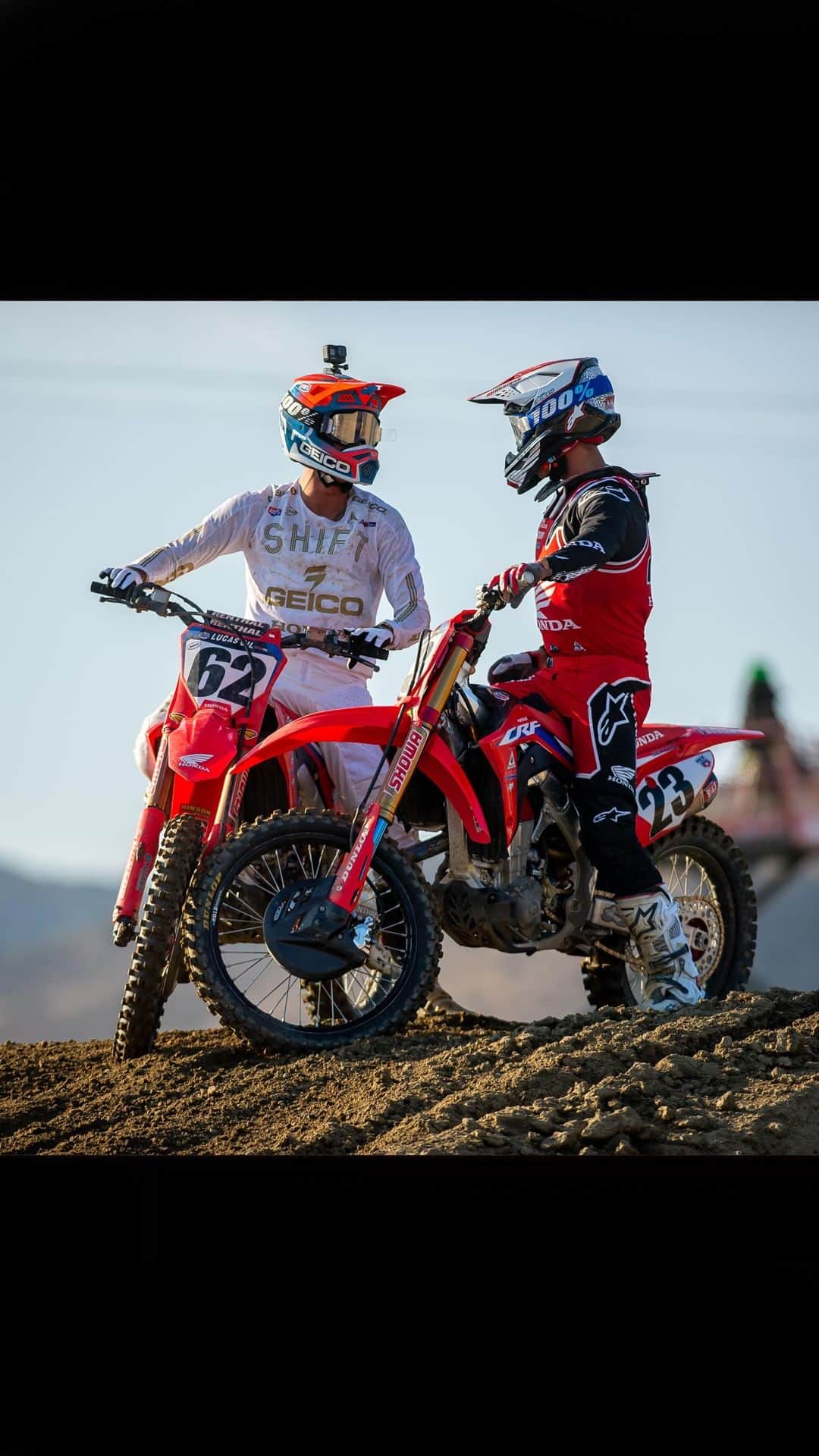 のインスタグラム：「In racing, series finales are always unique, marking a transition between seasons. Team Honda HRC closed the 2020 season on a high note at the last AMA Pro Motocross round, with Chase Sexton earning his first overall win in the 450 class. Even before the champagne dried, the team was already thinking ahead to preparing the 2021 Honda CRF450R for Sexton and Ken Roczen for the 2021 season.」