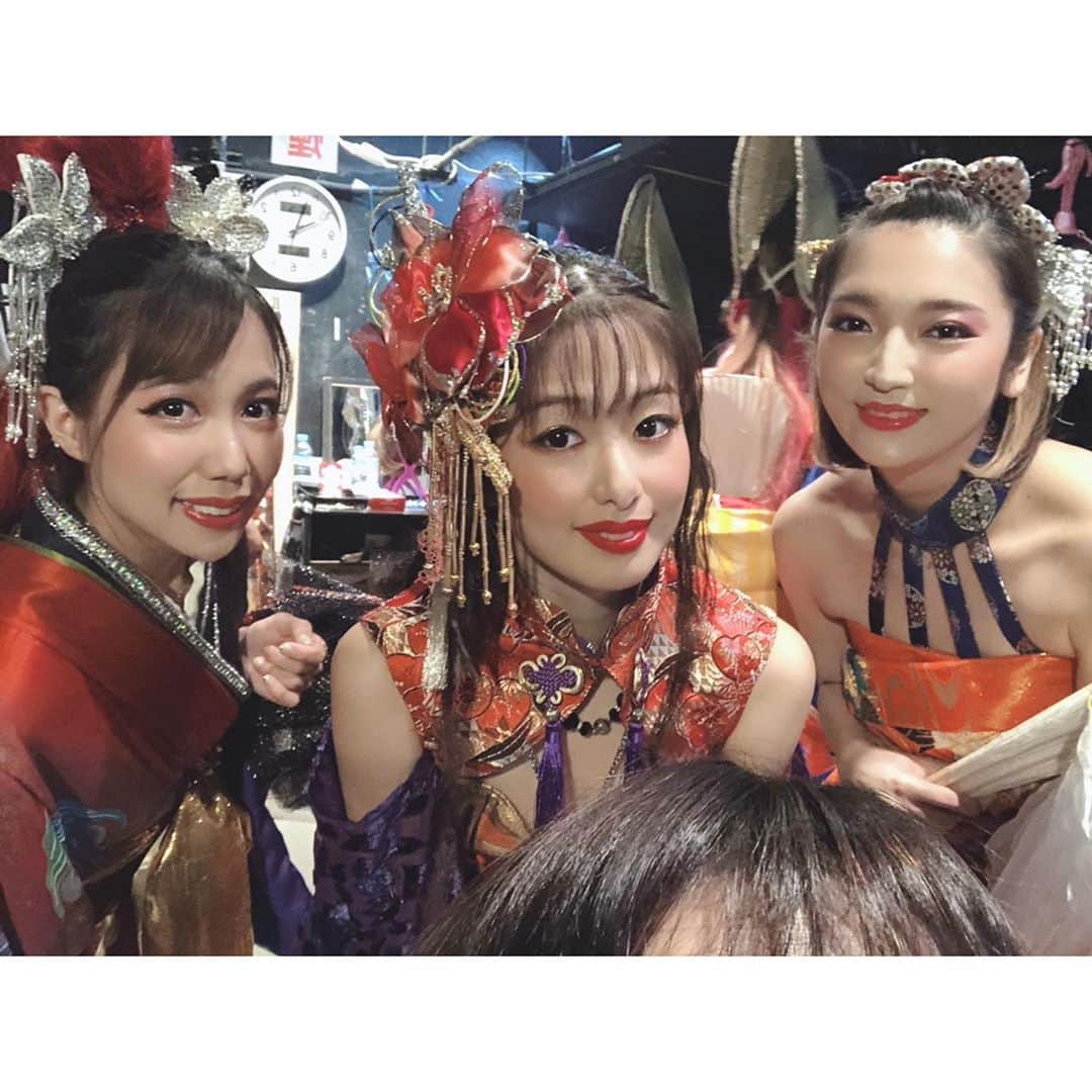 南まゆさんのインスタグラム写真 - (南まゆInstagram)「♡ 気付いたら10月の中旬〜🤣💦 9月の想い出振り返ります✈︎ . PLR スペシャル公演 過去にはない ビックなイベントでした😭✨ . 自粛明け大いに盛り上がった日でした🙇‍♀️ 本当に感謝と興奮が おさまらなくて 今でも思い返すと 胸がアツくなる 公演でした☺️🔥 . 楽しかったなぁ… あの感動と緊張感が 入り混じりった 言葉には何とも言い表せれない 震える感情は これから先も忘れられない ひと時です☺️‼️ . ありがとうございました💗✨ . #浅草ロック座　#PLR #夏フェス　#最強　#感謝御礼 #ストリップ  #日本最大　#エンターテイメント #ショー　#ステージ　#最高　#感動　#浅草　#日本　#伝統芸能」10月17日 17時02分 - mayuminami1127