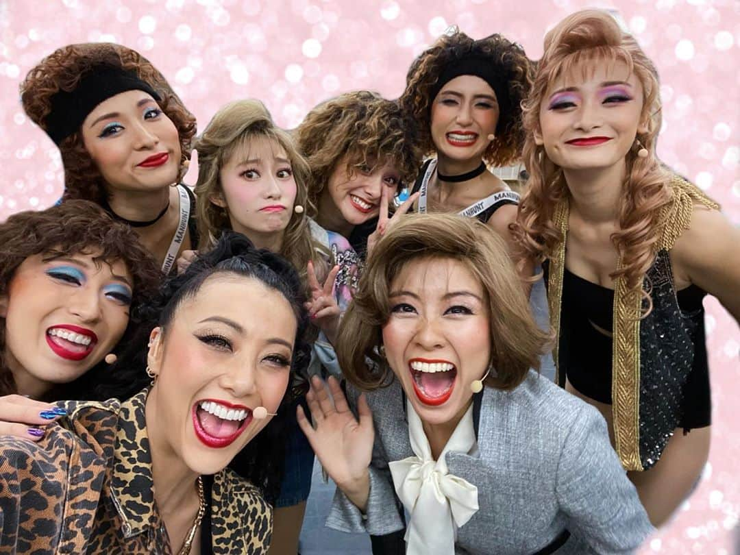 内田美麗（麗奈ゆう）さんのインスタグラム写真 - (内田美麗（麗奈ゆう）Instagram)「フラッシュダンスが終演して一週間が経とうとしてます😌  やー、早いなぁ。 寂しいけどこうやって時間は過ぎていくんだね😌  今回の公演はお稽古が始まる前から色々不安だったけど、 誰一人欠けることなく最後まで乗り超えられました！  対策万全にして下さったアミューズの制作さん、 劇場スタッフの皆様、 そして公演を楽しみに劇場に足を運んで下さったお客様には感謝の気持ちでいっぱいです。  本番中ほぼキャスト全員が袖から舞台を観ていた姿は本当に愛おしく思いました。  このカンパニーに出会えて良かった！！ フラッシュダンスに出演させて頂けて本当に幸せでした！！！！  よーし！！切り換えていこっっ💃👍👍👍  みんな大好きだよーーーっ❤️❤️❤️❤️❤️❤️❤️❤️🍑🍑🍑🍑🍑🍑🍑🍑🥺🥺🥺🥺🥺🥺✨✨✨✨✨✨✨✨✨✨  #フラッシュダンス#flashdance #ミュージカル#musical」10月17日 15時41分 - miretan29