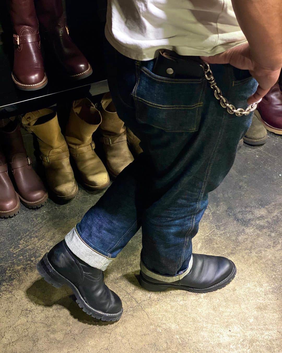 のインスタグラム：「. My WESCO! "Boss" SHIP JOHN "Shaver Jeans"  #mywesco #wesco #boss #blacktiedomain #leather #100sole #boots #workboots #westcoastshoecompany #shipjohn #shaverjeans #scapoose #portland #oregon #usa #lynchsilversmith #lynch #wallet #silver #kobe #wescojapan #wescoosaka #wescoebisu #wescosetagaya #wescokanazawa」