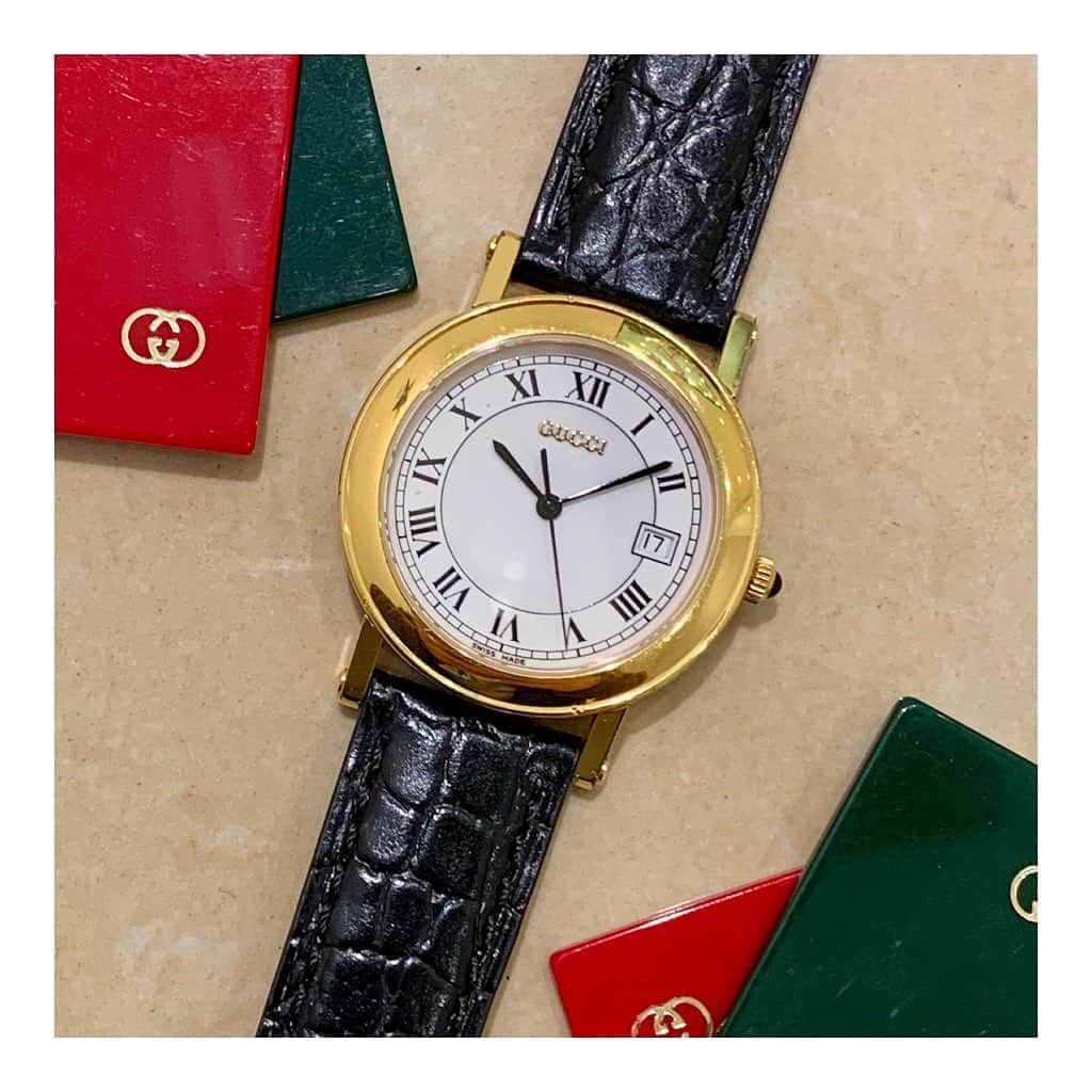 のインスタグラム：「-HIROB池袋店- VINTAGE GUCCIをご紹介致します！  上品な雰囲気のある小ぶり文字盤から 普段使いしやすいボーイズサイズの文字盤まで 多数展開しております！！  PRICE 　 ¥45,000〜48,000＋TAX  店舗からの通販対応も可能でございます！ 気軽にお問い合わせくださいませ。  お問い合わせ﻿ tel:03-5954-8101﻿ ﻿ #hirob﻿ #hirobikebukuro﻿ #baycrews﻿ #watch #vintage #gucci #AW #morellato #cassis #fashion  #ヒロブ﻿ #ヒロブ池袋﻿ #ベイクルーズ #時計 #ヴィンテージ #グッチ #ペア #コンビ #秋冬 #ファッション #腕時計 #クラシック #カシス #モレラート  #观看﻿ #酿酒」