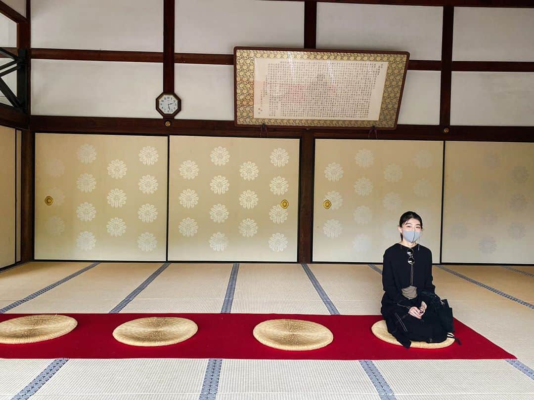 木野園子のインスタグラム：「妙満寺。雪の庭。  #KYOTO #京都 #妙満寺#KYOTOGRAPHIE #京都国際映画祭 #photography #写真 #art #アート  #MIKIYATAKIMOTO #瀧本幹也」