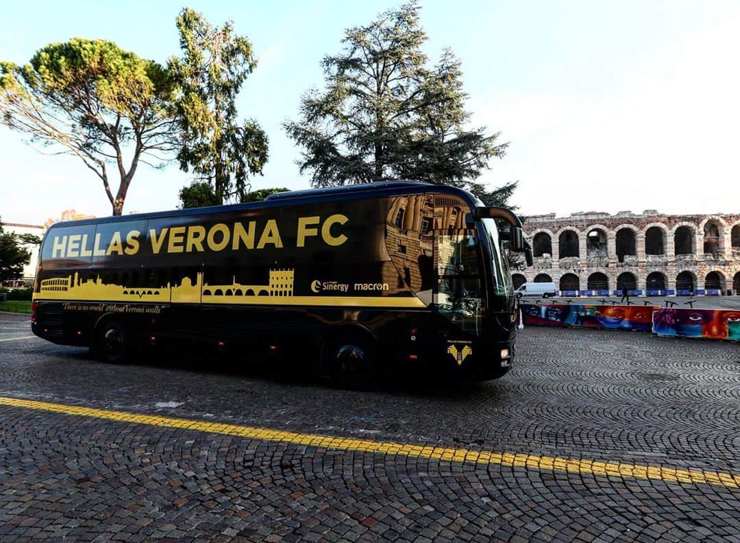 エラス・ヴェローナFCさんのインスタグラム写真 - (エラス・ヴェローナFCInstagram)「Pronto a portare Verona e il Verona. Ovunque. Benvenuto ✨  #HVFC #lastoriAcontinuA」10月17日 16時21分 - hellasveronafc