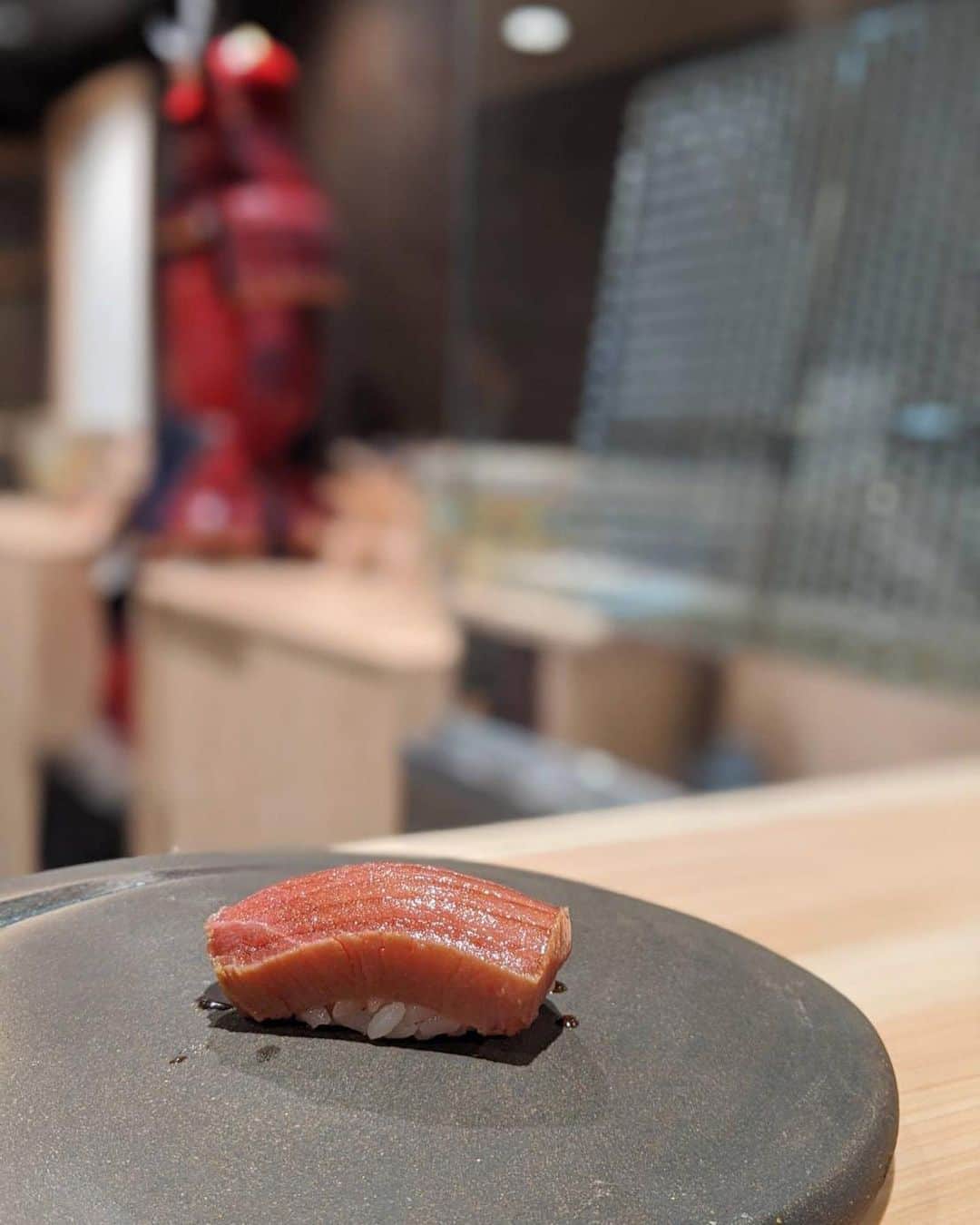 CHIHAさんのインスタグラム写真 - (CHIHAInstagram)「先日、鮨真田さんのレセプションへ行ってきました❤️﻿ ﻿ @sushi.sanada  ﻿ 北海道から仕入れている新鮮な食材を使った美味しいお鮨❤️﻿ 檜のカウンターがおしゃれなかっこいい店内でいただきました🥰﻿ ﻿ 大好きなウニ、いくら、鰤はおかわりしてたくさん食べてきたよ😍‼︎‼︎﻿ ﻿ 美味しいお鮨食べてる時ってお腹いっぱいになりたくない🥺🌈w﻿ また近々行きたいお店です❤️﻿ ﻿ ﻿ #寿司 #真田 #北海道 #戸田 #戸田公園 #鮨真田 #埼玉 #埼玉県﻿ ﻿」10月17日 16時25分 - chiha6170